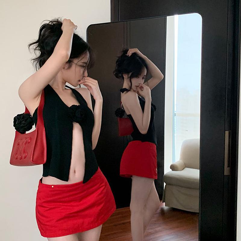 Atasan Suspender Mawar 3D Gaya Gadis Seksi Rompi Leher Gantung Rajutan Belahan Tidak Beraturan