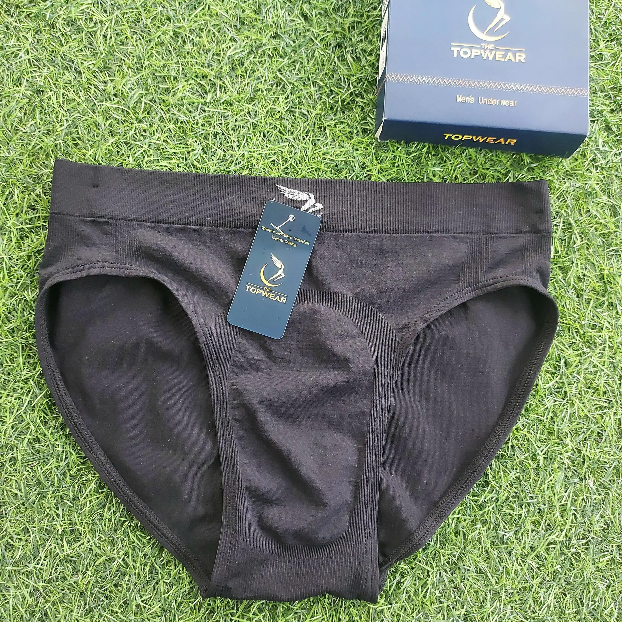 TOPWEAR quần lót nam cao cấp loại tam giác brief không đường may, vải mềm mịn, co giãn 4 chiều, thoát ẩm tốt, thấm hút cao, kháng khuẩn, ôm vừa vặn vòng 3, thoải mái khi mặc cả ngày hoặc chơi thể thao, màu sắc đẹp, đường may tỉ mỉ, đủ 4 size M-2XL