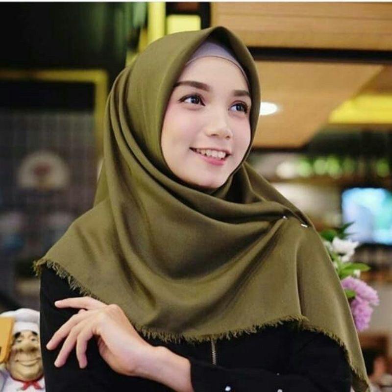 Saudia Jilbab Segi Empat Rawis Premium Hijab kekinian Viral By Alkhoerot Hibab Ukuran 110 x 110 CM 1