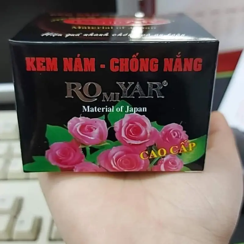 Kem nám chống nắng 15g ROMIYAR SPF 25 4