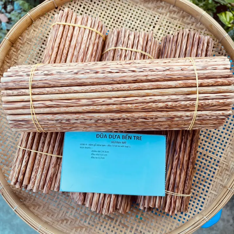 50 đôi đũa dừa Bến Tre phiên bản chống trượt , không lăng ( 4 tùy chọn từ gỗ dừa già đến gỗ dến yếu ) 4