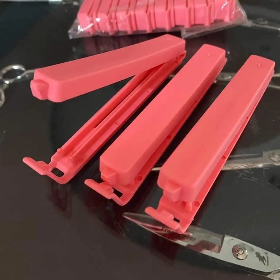 Kẹp chặn thuốc 1 vỉ 10 cái