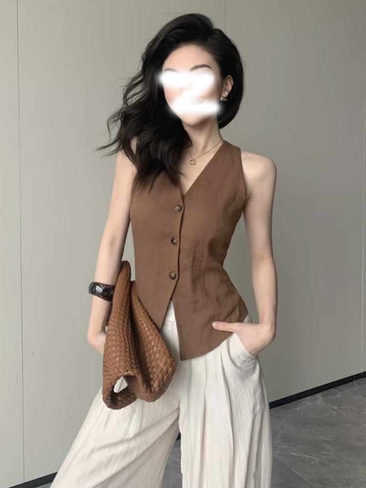 Product Introduction of French Retro Style Vest for Women Summer 2025 New Slim Fit Fashionable Design Sleeveless Top 4