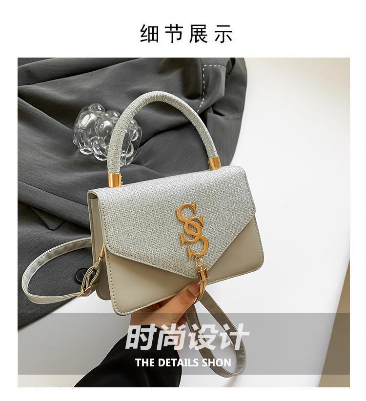 Product Introduction of Túi Vuông Nhỏ Chất Lượng Cao, Thời Trang Mới, Thiết Kế Chữ Cái Và Tua Rua, Dây Xích Xích, Thích Hợp Cho Phụ Nữ, Túi Đeo Vai Tongqin, Phổ Biến Năm Nay Bag 3