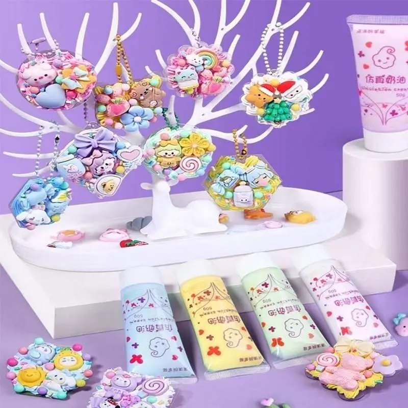 Duffy Toys DIY Gantungan Kunci Set Kuka Set Stiker Luca Kotak DIY Keychain Deco Cream Gum Mainan Anak Perempuan Hadiah Ulang Tahun Duffy Toys DIY Gantungan Kunci Set Kuka Set Stiker Luca Kotak DIY Keychain Deco Cream Gum Mainan Anak Perempuan Hadiah Ulang Tahun