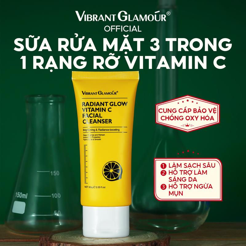 Sữa Rửa Mặt VIBRANT GLAMOUR Vitamin C Làm Sáng Da: Làm sạch sâu + Hỗ trợ làm sáng da + Hỗ trợ ngăn ngừa mụn | Chứa Centella và Axit Amin | Giàu Niacinamide chống oxy hóa | Làm mịn da, cải thiện kết cấu da | 60g