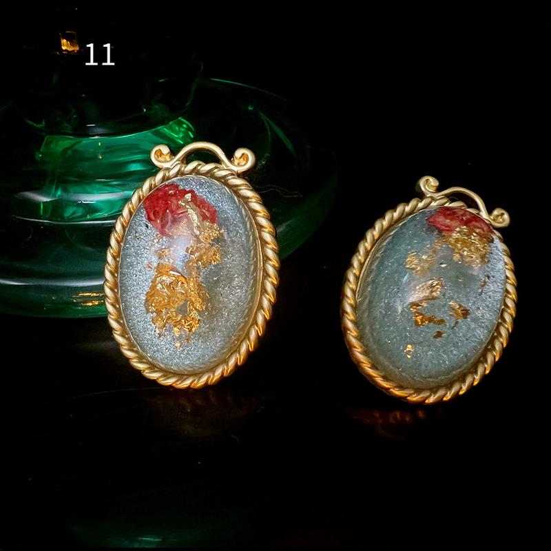 Product Introduction of 3 Pairs of French Ancient Amber Dried Flower Hot-Sale Earrings Combination Link Original Niche Gold Plated S925 High-Grade Earrings 15
