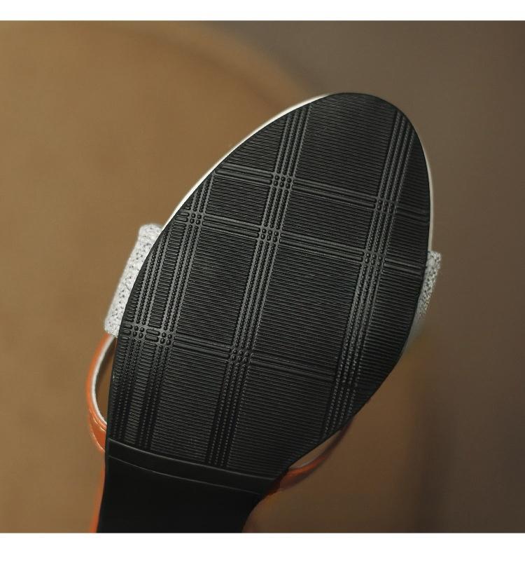Product Introduction of Giày sandal gót dày phong cách cổ tích mùa hè 2025 phong cách mới thoải mái và đa năng nhẹ nhàng gót vừa cao gót La Mã khóa cao gót Nữ Nhung 23