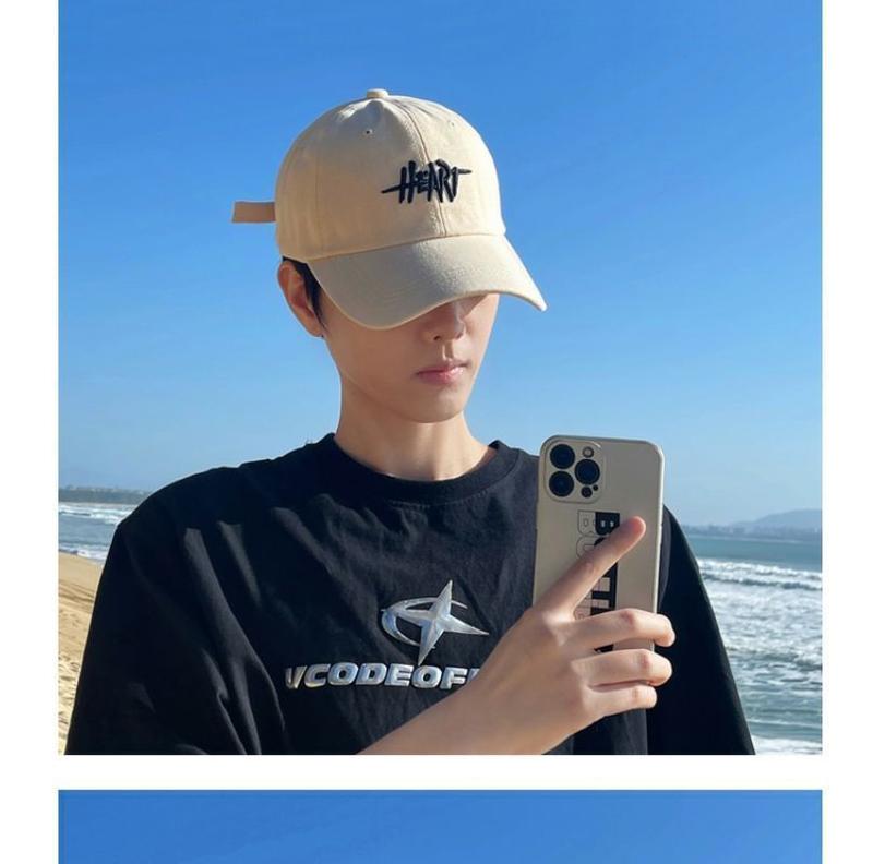 Product Introduction of Baseball Cap, Sun Hat, Peaked Cap, Embroidered Retro, Breathable, Stylish, Trendy All-Match, Suitable for Men and Women, Multi-Color Optional, One Pack 2