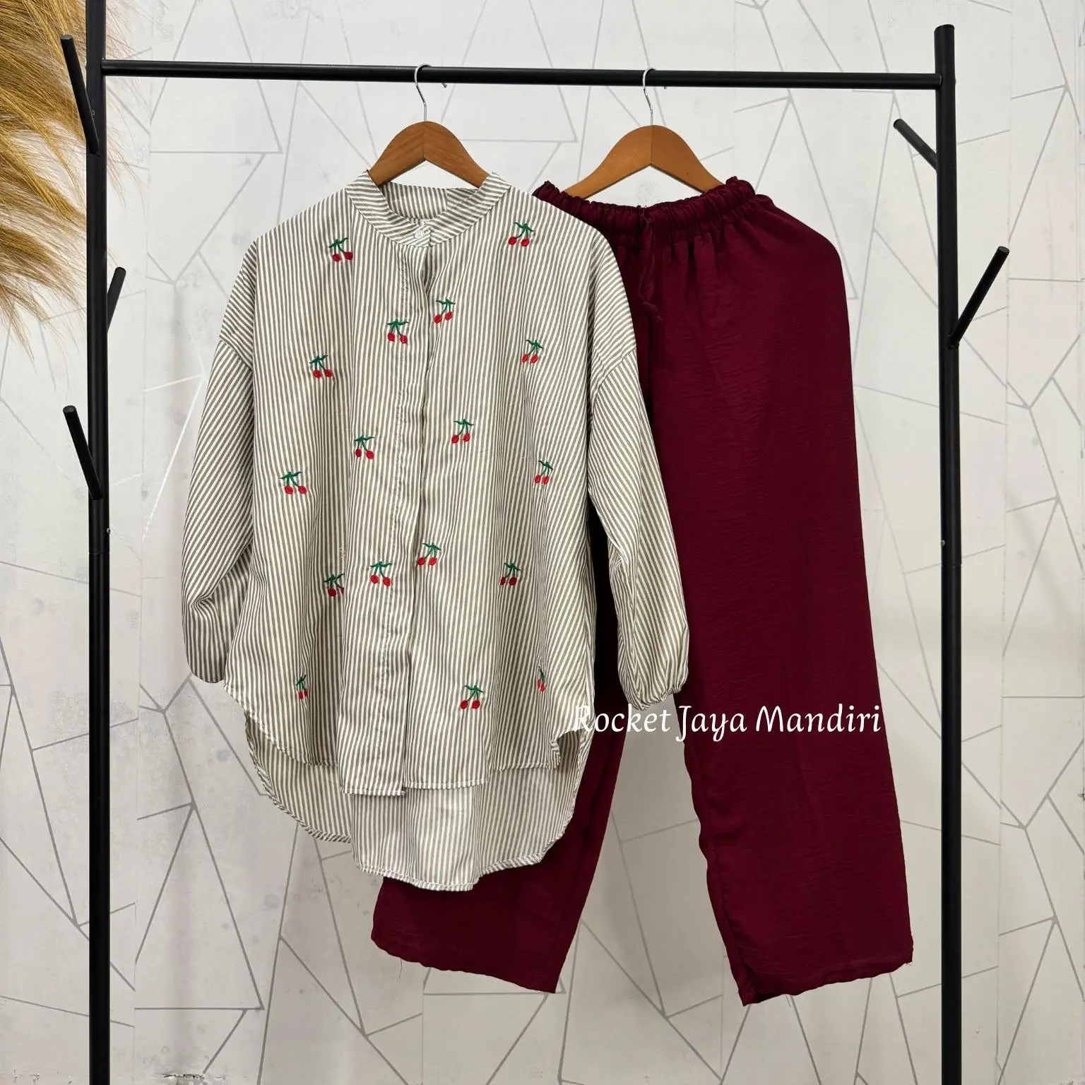 Set Keirra Cream+Klt Maroon