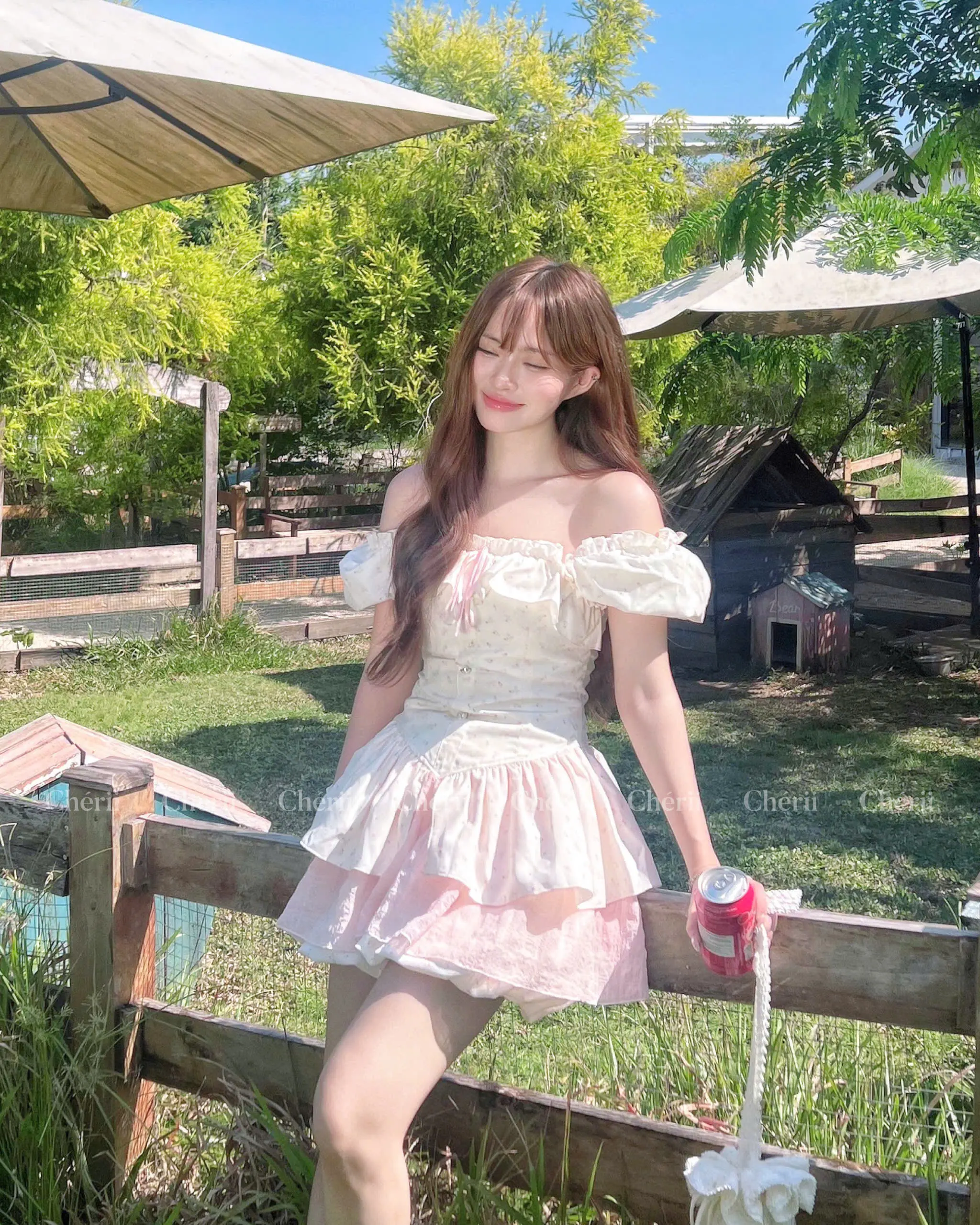 Sakura Kimi Set - Set Áo Trễ Vai Hoa Nhí và Quần Bí Phồng (Ảnh thật Chérii Room chụp)