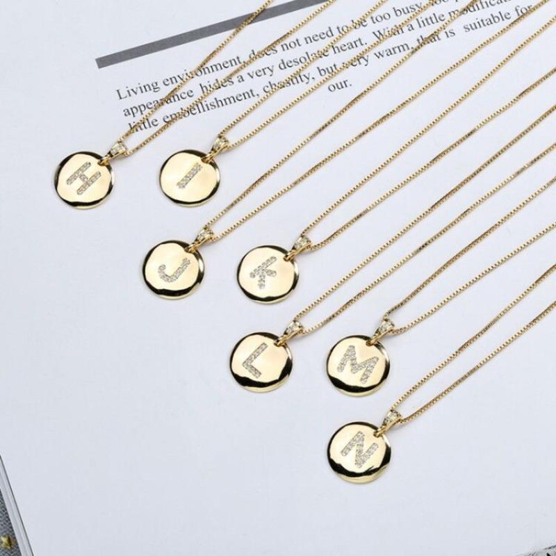 Product Introduction of (With Gra Certificate)18K Gold 26 Letter Necklace Fashion Moissanite White Diamond Pendant Fine Jewelry 17