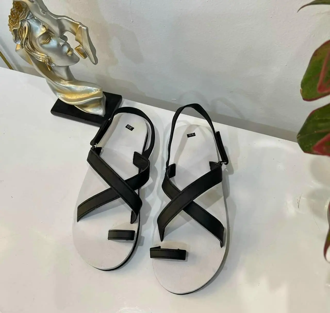 Giày sandal nam nữ xỏ ngón quai chéo dễ thương
