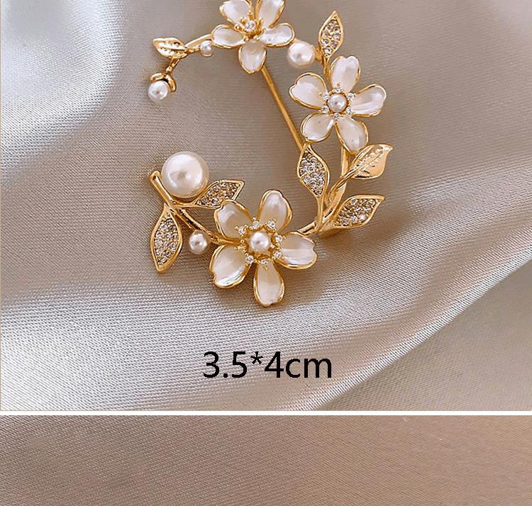 Product Introduction of Flower pearl studded diamond brooch anti glare buckle brooch chest flower small brooch 14