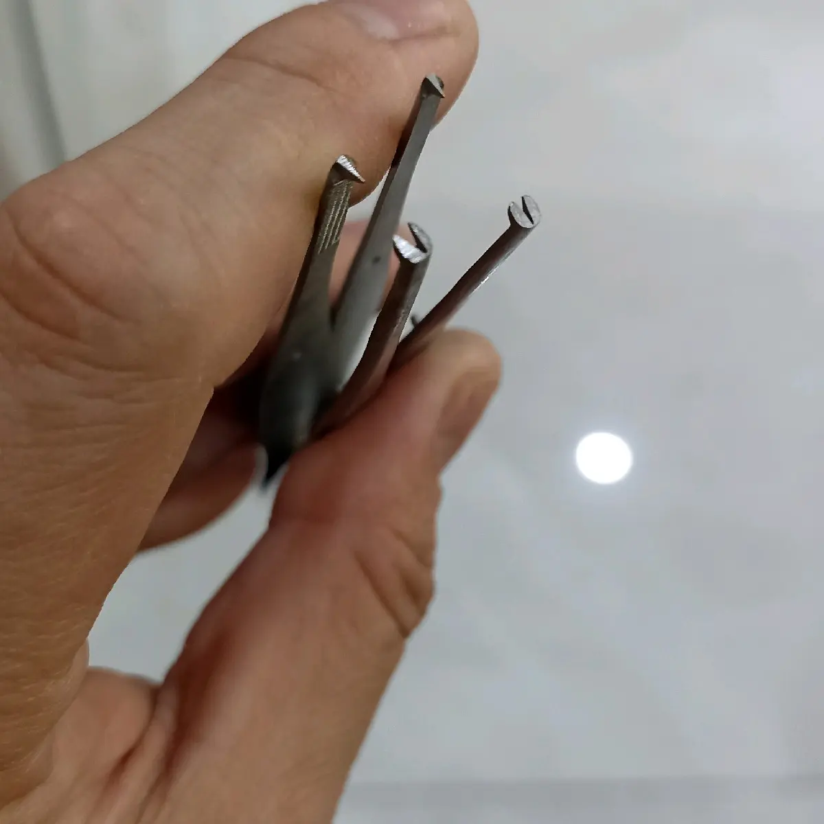 kẹp gắp kéo sợi