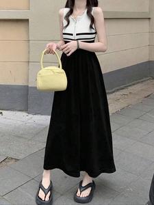 おしゃれなストライプとパッチワークのカラーブロック ノースリーブワンピース - 夏の新作、女性向けのスリムフィットワンピース