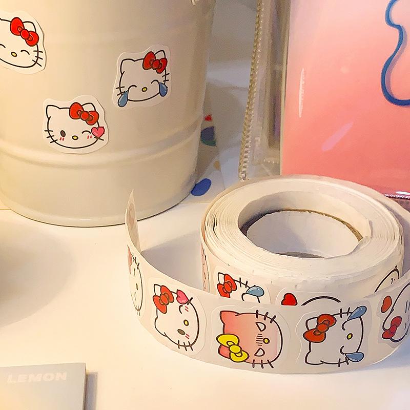 Product Introduction of Hình dán hoạt hình Kitty, thiết kế Mr. dễ thương Hình dán cuộn giấy, để đồ trang trí và niêm phong nhật ký tự làm, 500 hình dán trên mỗi cuộn 1