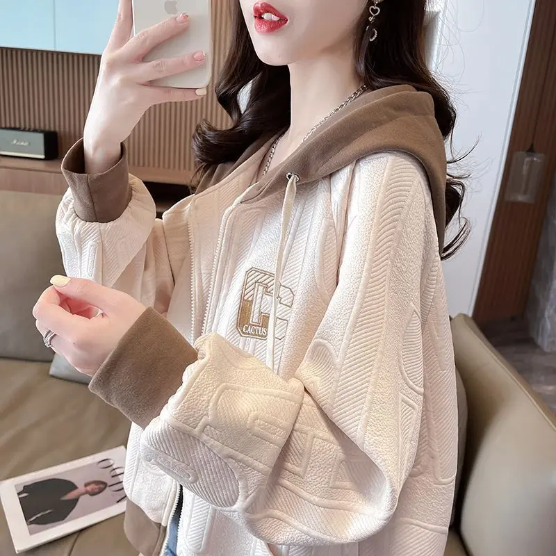 เสื้อฮู้ดบาง เสื้อผ้าต้นฤดูใบไม้ผลิ สำหรับผู้หญิง ฤดูใบไม้ผลิและฤดูใบไม้ร่วง สไตล์เกาหลี อเนกประสงค์ ทรงหลวม พลัสไซส์ เสื้อโค้ทสั้นเล็ก Clothing Women แขนยาว
