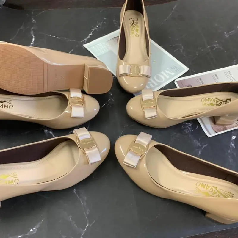 Giày cao gót 3 phân mũi tròn gót vuông chất liệu xi bóng phối nơ SVT_A893SVT Nữ Shoes Đế Cao 1