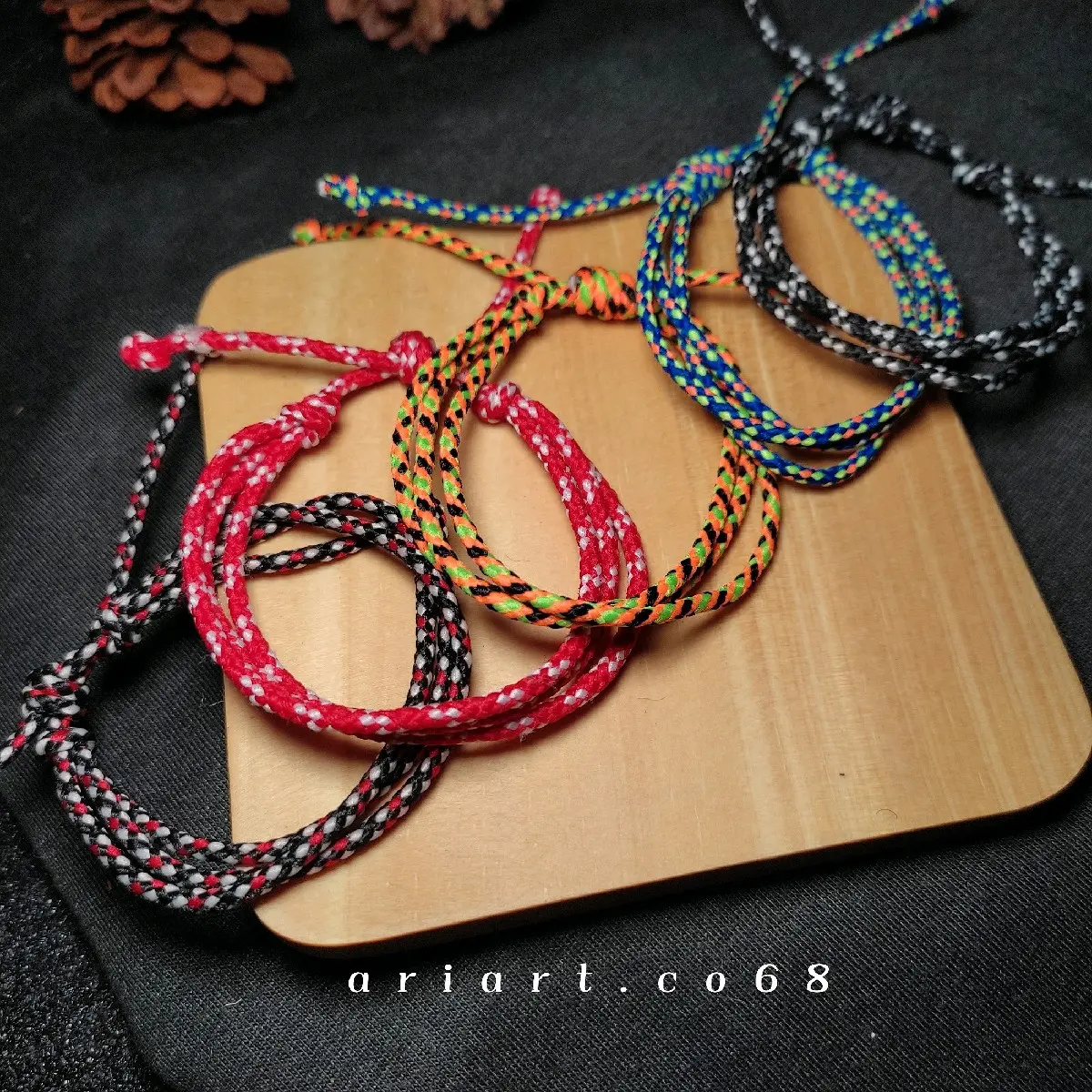 Gelang perusik rangkap 3 berbagai warna - Shop | Tokopedia