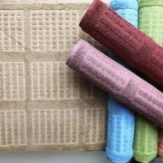 Keset MERAH PUTIH Bathmat Keset Handuk Kamar Mandi 45x65cm 0