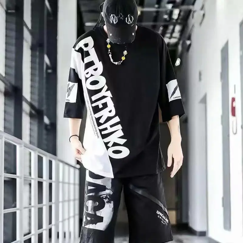เสื้อเซ็ทผู้ชาย (เสื้อยืด+กางเกงขาสั้น)  ใส่สบาย ไม่ร้อน 2 สี ดำ ขาว เสื้อแขนสั้น