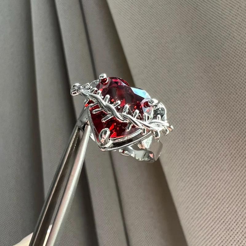 Product Introduction of Nhẫn Gai Zircon Trái Tim, Dành Cho Nữ, Thiết Kế Nguy Hiểm Nhịp Tim, Thiết Kế Độc Đáo Cao Cấp, Nhẫn Ngón Trỏ Nhẫn Dễ Phối Đồ Độc Đáo 2