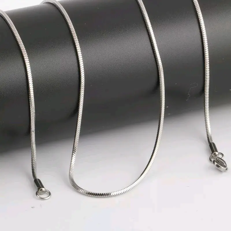 KALUNG TITANIUM MODEL KOTAK LAKI-LAKI WARNA SILVER PANJANG 45CM 50CM 60CM STAINLESS STEEL PELAPISAN LOGAM Kulit Elegan 1