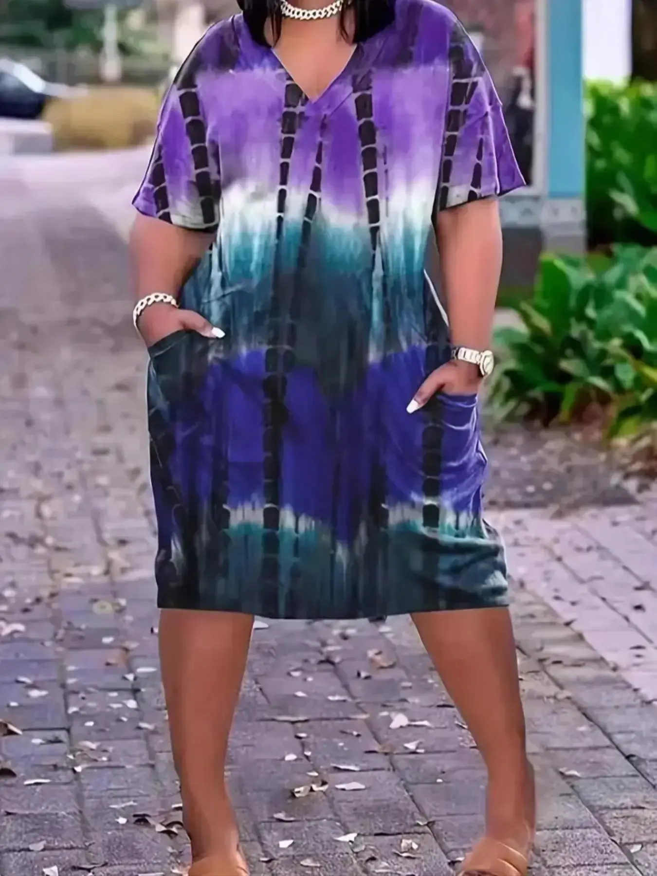【Plus Size】 All Over Print V Neck Dress, Casual Short Sleeve Dress for Summer, Women's Plus Clothing for Daily Wear