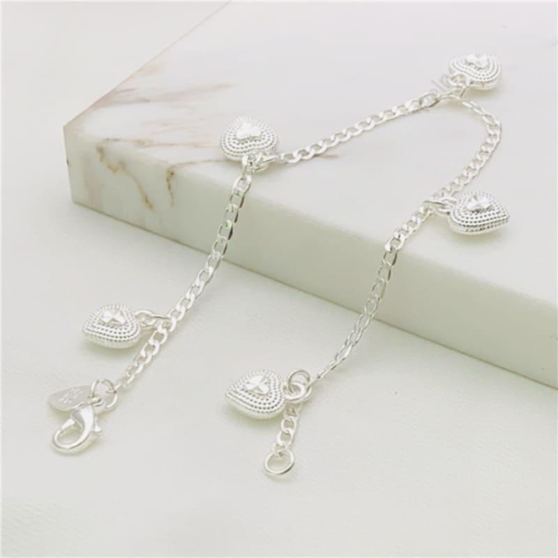 Product Introduction of Heart Design Silver Plated Bracelet Accessories for Women with Box 3