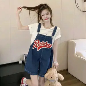 Overall Jeans Wanita Dengan Bordiran Rainbow Denim