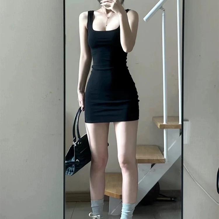 Đầm body nữ cổ vuông thun dày basic cá tính Lolystore đầm đen