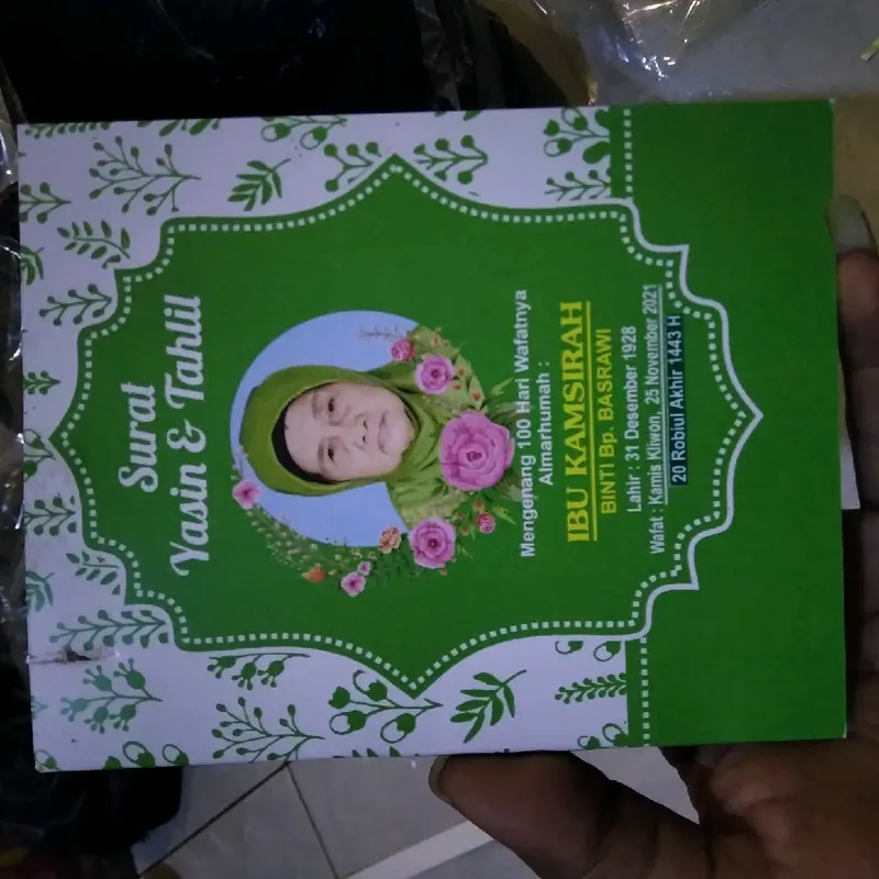 50 buku yasin hal.96 dilengkapi terjemahan. free desain foto dan packing opp Edisi Reguler 1
