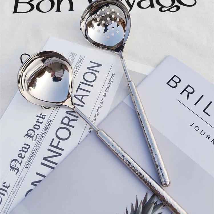 Cặp muôi muỗng chockmen cán tròn khắc vân ăn lẩu, múc canh inox 18/10 cao cấp sáng bóng