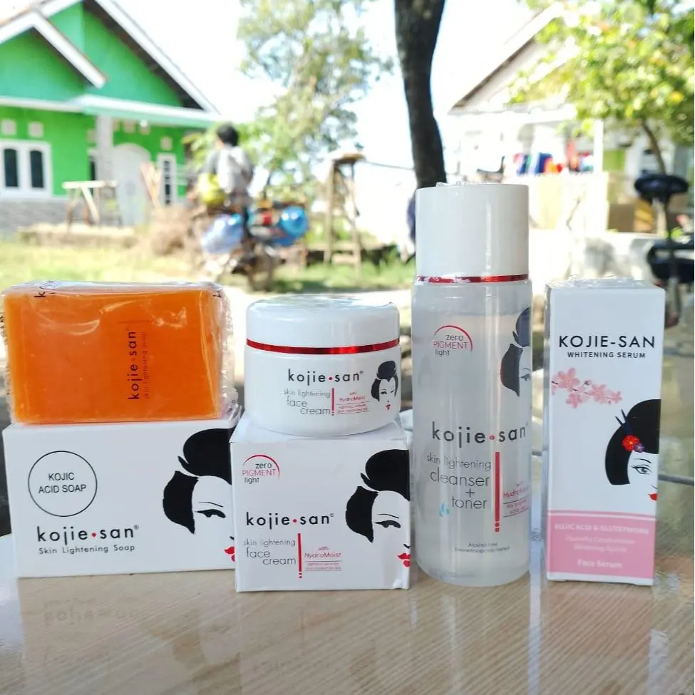( AKU MURAH ) NEW Paket Kojie san 4in1 / Face Lightening Cream 30gr / Toner+Cleanser 100ml / Kojic Acid Soap 65gr / Serum Kojiesan 25ml Original 100% BPOM Cleanser Membersihkan Mencerahkan Muka Wajah Kerutan Kusam