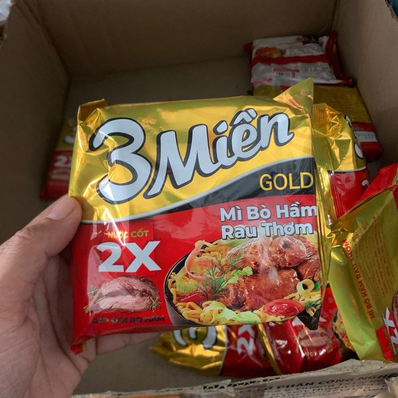  ￼Thùng 30 gói mì 3 Miền Gold Tôm Chua Cay bò hầm 