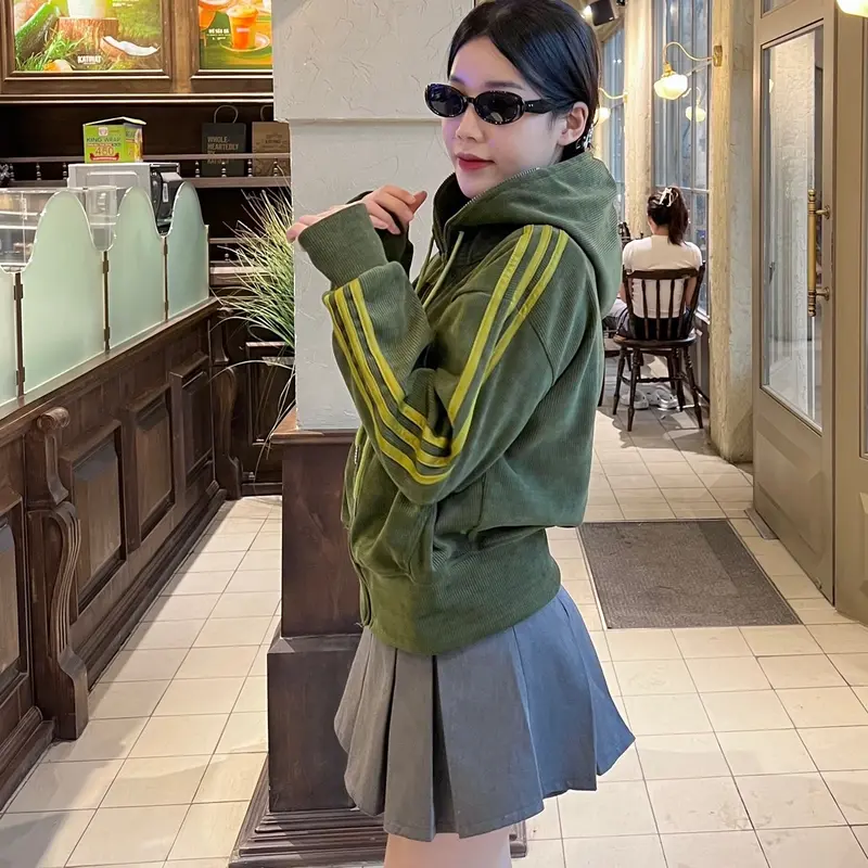 Áo Khoác Nữ Gân Tăm Không Xù Sọc Tay Form Lửng, áo khoác hottrend xỏ ngón kéo khoá cao 2 túi trong form 38-65kg mặc đẹp vải mịn mát dễ thương basic women áo khoác hoodie Jacket Top Có Túi 6
