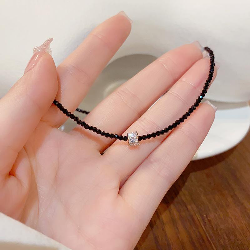 Product Introduction of Dây chuyền xương đòn hình trụ Zircon pha lê đen phong cách Ngọt Ngào ngầu cá tính Vòng Cổ dễ phối đồ Thời Trang Ins Cao Cấp Cho Nữ 8
