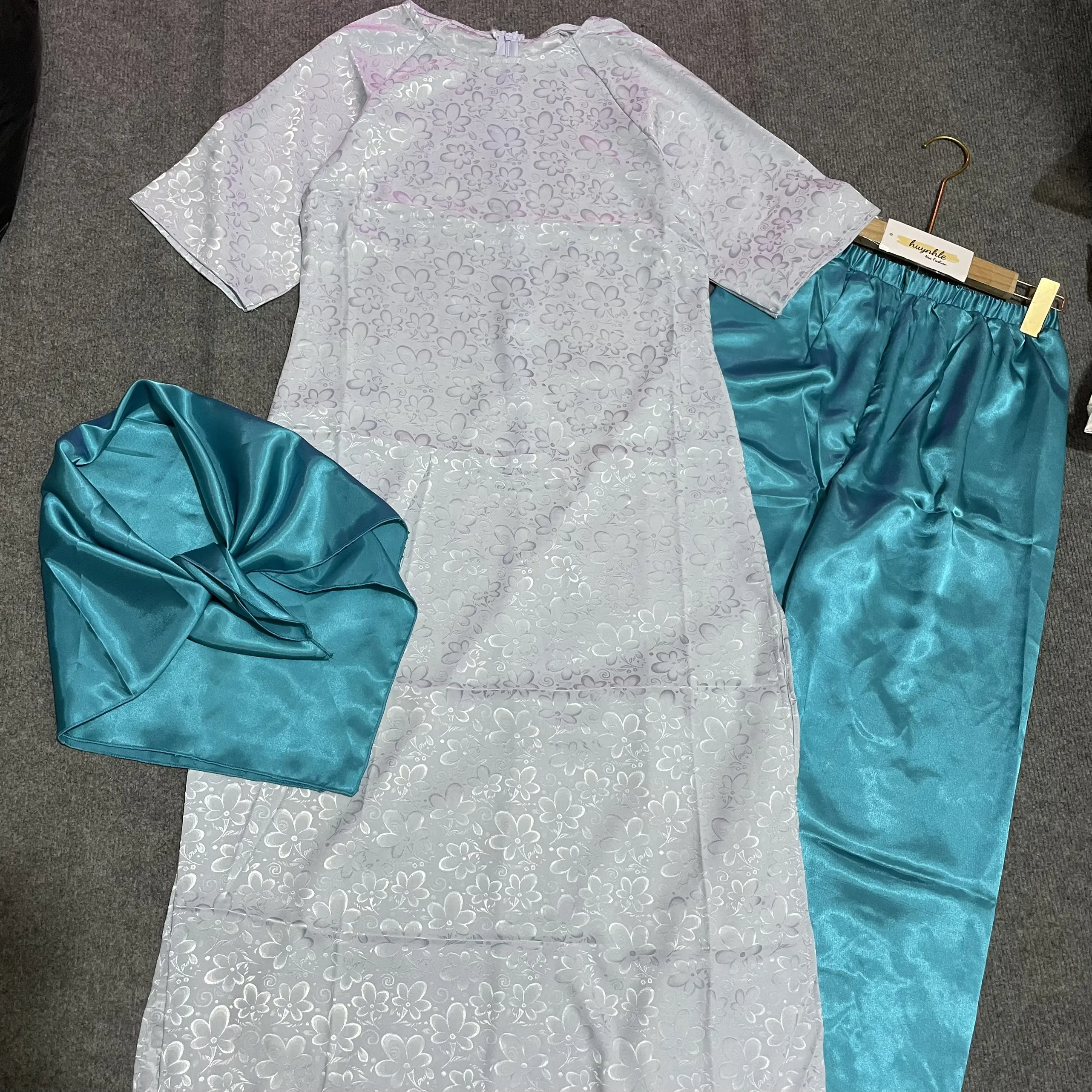 170.3009 Set Bộ Áo Dài Kèm Khăn, Cổ Tàu, Tay Lửng. Trơn, Quần Ống Rộng