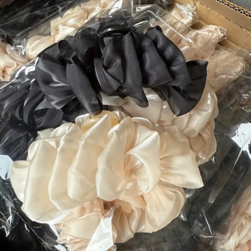 [MUA 1 TẶNG 1] COMBO 2 KẸP TÓC TIỂU THƯ PHỒNG ĐƠN GIẢN ( KEM + ĐEN ) 4