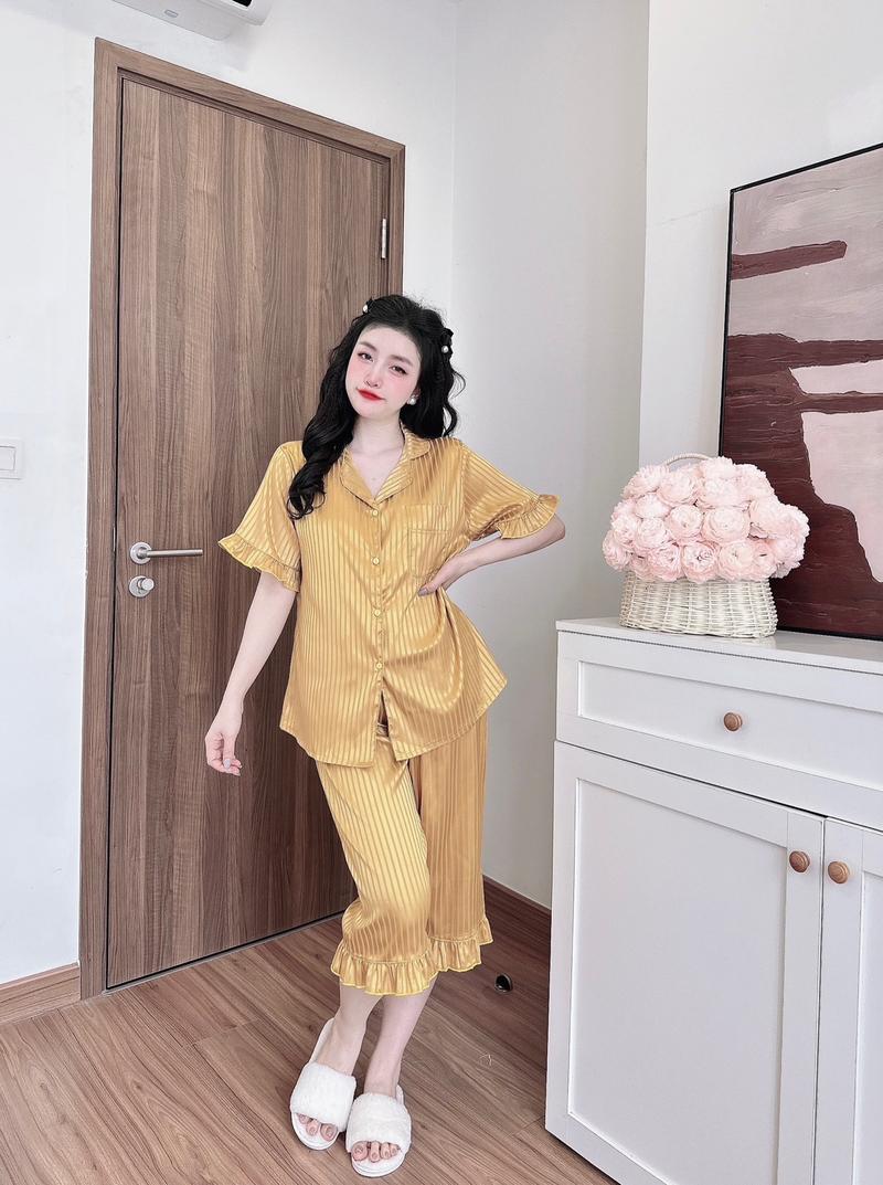Product Introduction of Đồ Bộ Lụa Xước Bigsize Chất Mát - Tay ngắn quần lửng M2 51
