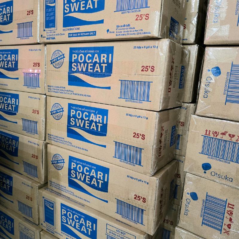 CÓ VIDEO.DATE mới 12/2026. THÙNG 125 gói bột POCARI SWEAT BÙ NƯỚC, BÙ ION ĐIỆN GIẢI TỪ NHẬT