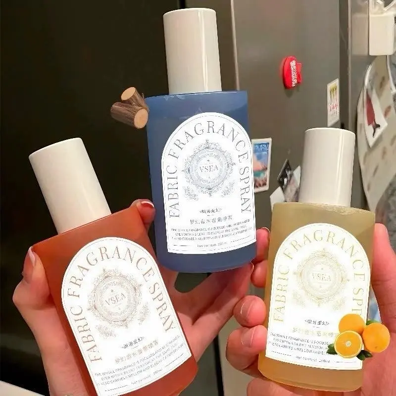 ￼Combo 3 Chai Xịt Thơm Quần Áo Giầy Dép Khử Mùi Hiệu Quả Thơm Mát Cả Ngày Dung Tích 200ml Nam 0