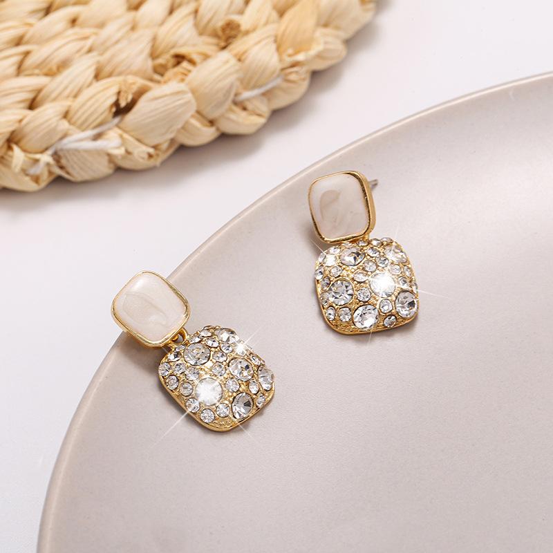 Product Introduction of Vintage Black Crystal Square Earrings Fashion Statement Rhinestone Drop Earrings for Women Wedding Jewelry Personality Gifts 12