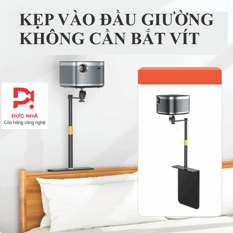 giá đỡ máy chiếu kẹp đầu giường ĐỨC NHÃ - điều chỉnh góc xoay 360 độ, độ cao... Dùng cho xgimi, xcine4, beecube, kaw, xiaomi, epson, viewsonic, optima, dangbei, movie legend...Hai cách lắp: kẹp đầu giường hoặc giá để bàn home cinema