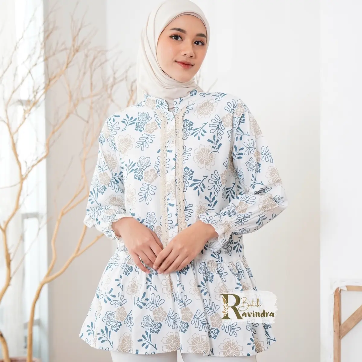BATIK RAVINDRA Blouse Batik Modern Bunga Renda Baju Kancing Wanita Atasan Motif Casual Panjang Katun