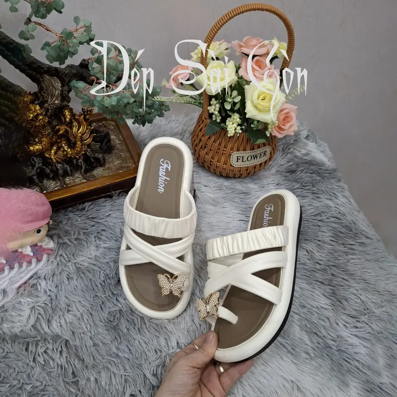 Dép Nữ Quai Chéo Xỏ Ngón Gắn Charm Bướm Chất Liệu EVA Phong Cách Thời Trang Cá Tính, Mã 688 4
