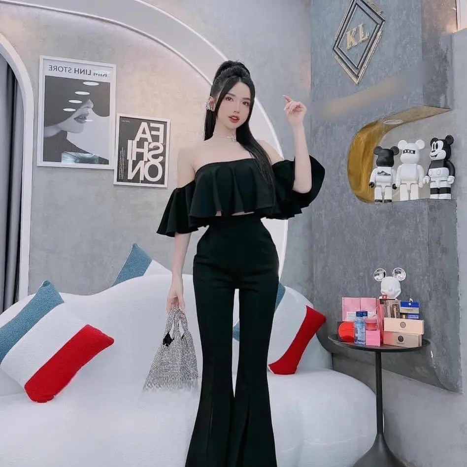 Set áo ống trễ vai+ quần ôm loe