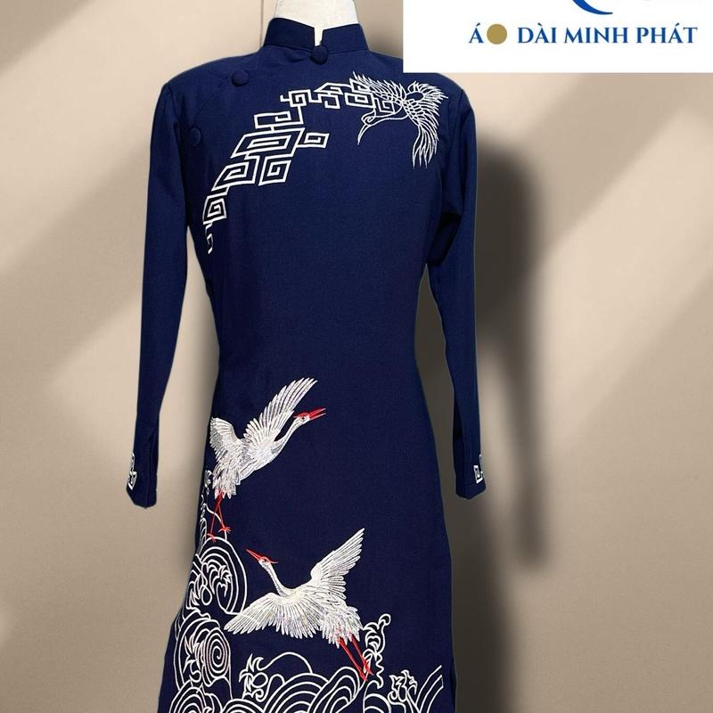 ￼Áo Dài Nam Vải Tuyết Mua Cao Cấp Thêu Hạc Tỉ mỉ và tinh xảo 4