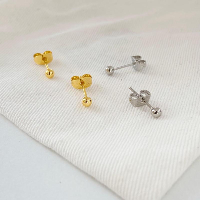 Product Introduction of Gold and Silver Peas round Beads Ear-Caring Auricular Needle Women's Niche Design Simple All-Match Gold-Plated Petite Earrings 3